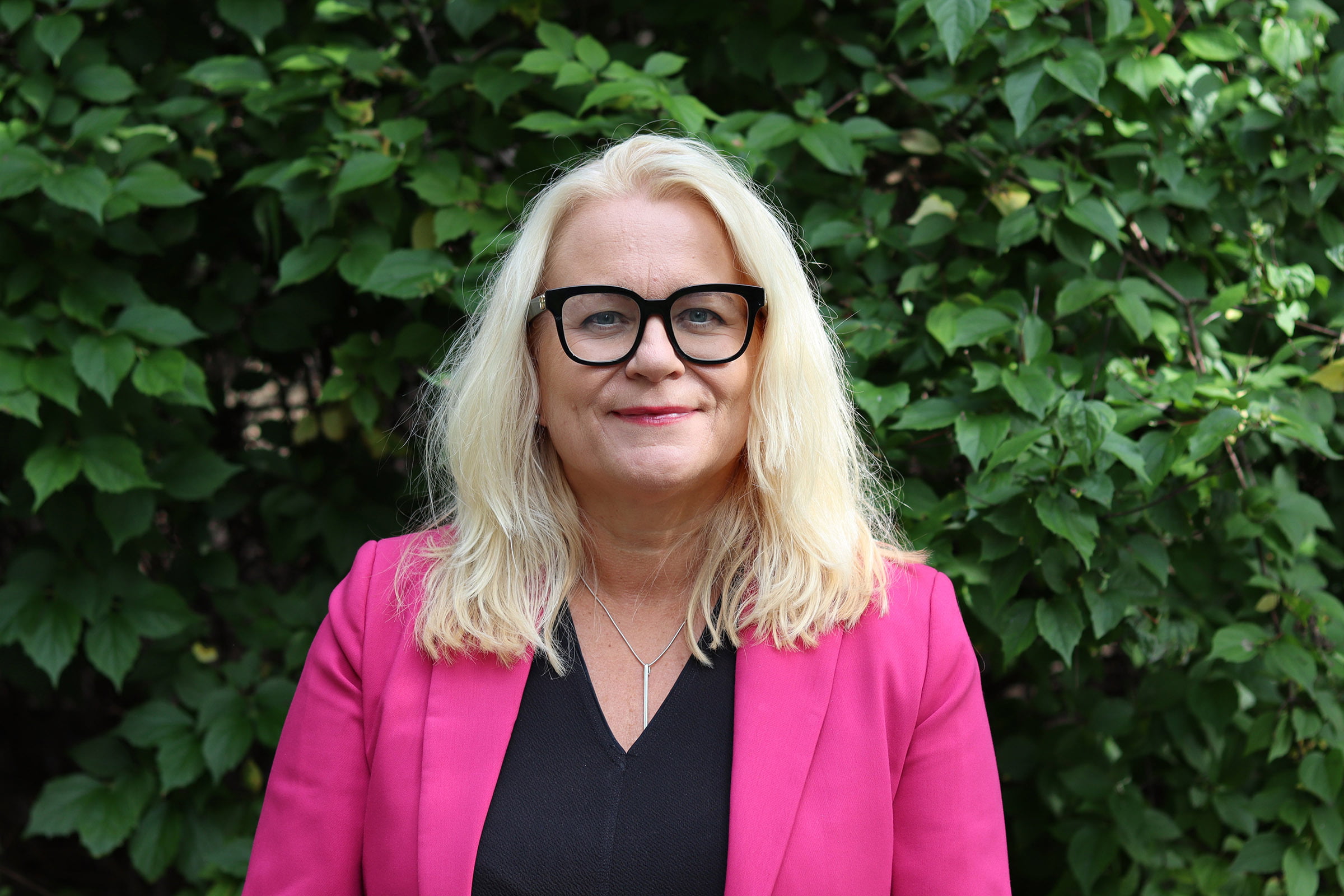 Porträttbild på Caroline Andersson.